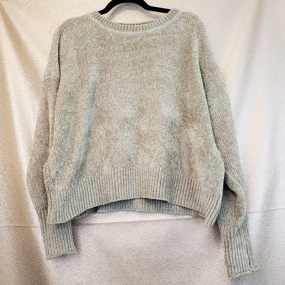 Romeo & Juliet Couture Sweaters - Romeo & Juliet Couture Chenille Sweater Cream L